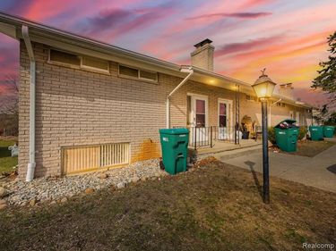 168 Summitview, White Lake Twp, MI 48386