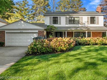 840 S Oxford Road, Grosse Pointe Woods, MI 48236