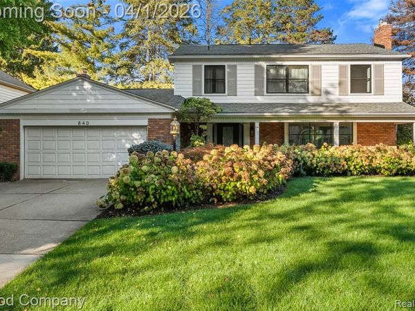 840 S Oxford Road, Grosse Pointe Woods, MI 48236