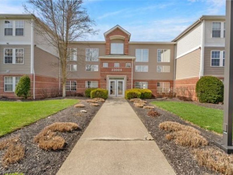 23004 Chandlers Lane , Unit 347, Olmsted Falls, OH 44138 Photo 1