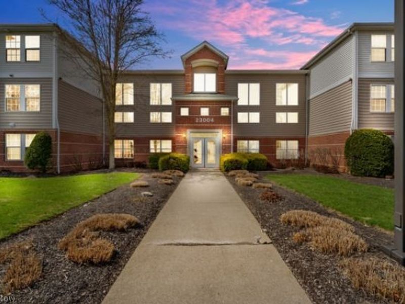 23004 Chandlers Lane , Unit 347, Olmsted Falls, OH 44138 Photo 32