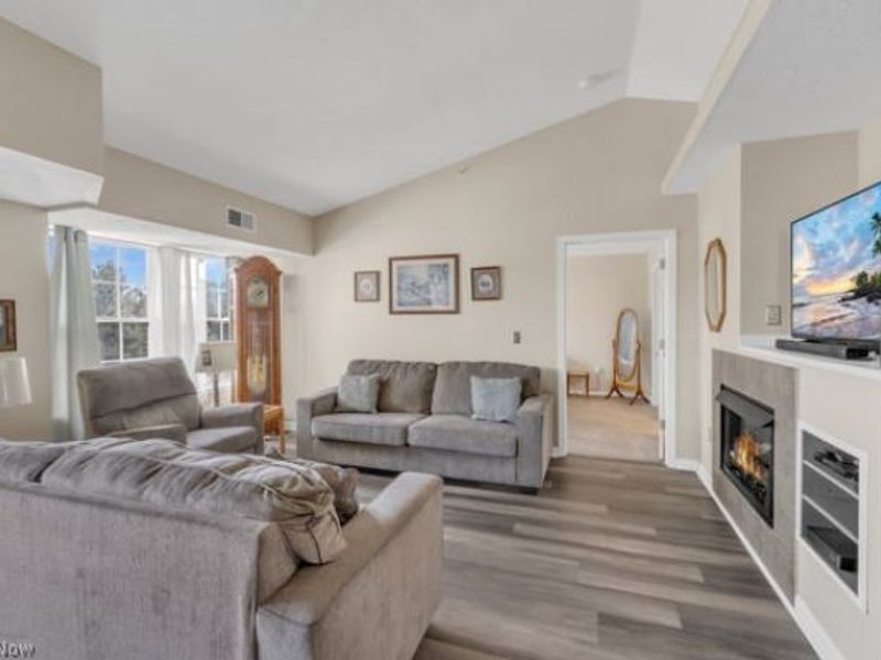 23004 Chandlers Lane , Unit 347, Olmsted Falls, OH 44138 Photo 4