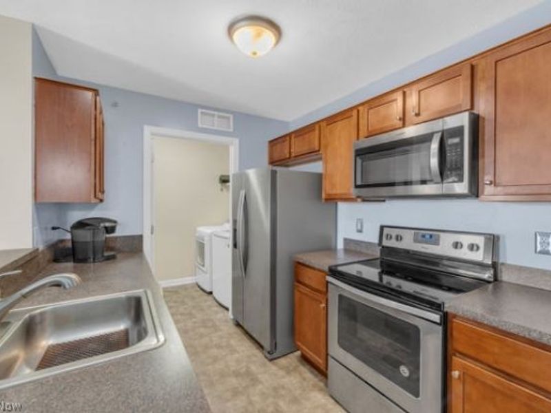 23004 Chandlers Lane , Unit 347, Olmsted Falls, OH 44138 Photo 9