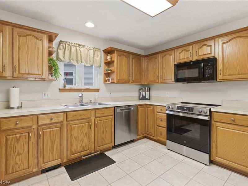 9433 Scottsdale Drive , Broadview Heights, OH 44147 Photo 15