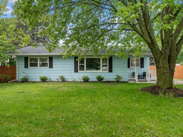 1105 Grant Street, Charlevoix, MI 49720