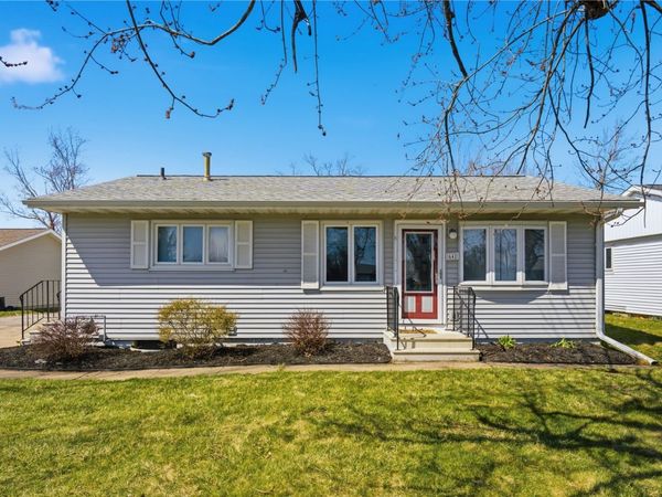 642 Old Marion Road NE, Cedar Rapids, IA 52402