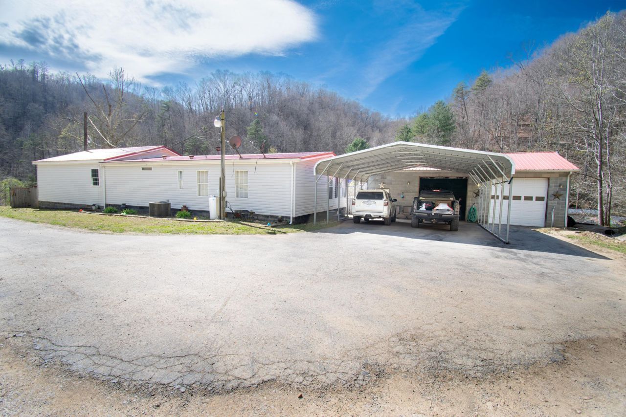 706 Abner Fork Road, Belcher, KY 41513