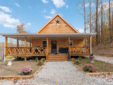 945 3447 Highway, McKee, KY 40447