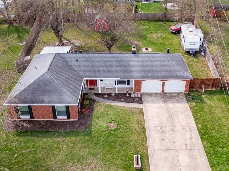 6925 Park Vista Road, Englewood, OH 45322 Photo 3