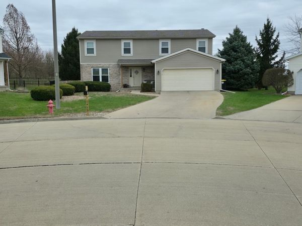 1413 Lismore Lane , Normal, IL 61761