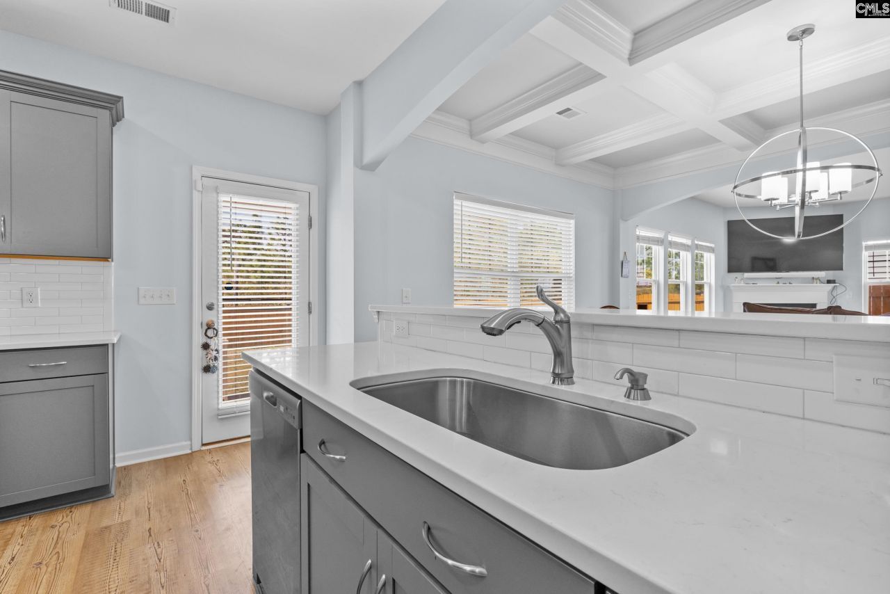 652 Frow Drive Photo 11