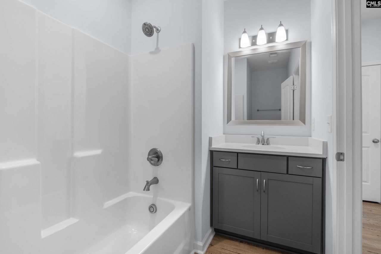 652 Frow Drive Photo 14