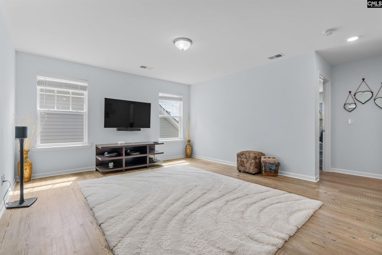 652 Frow Drive Photo 15