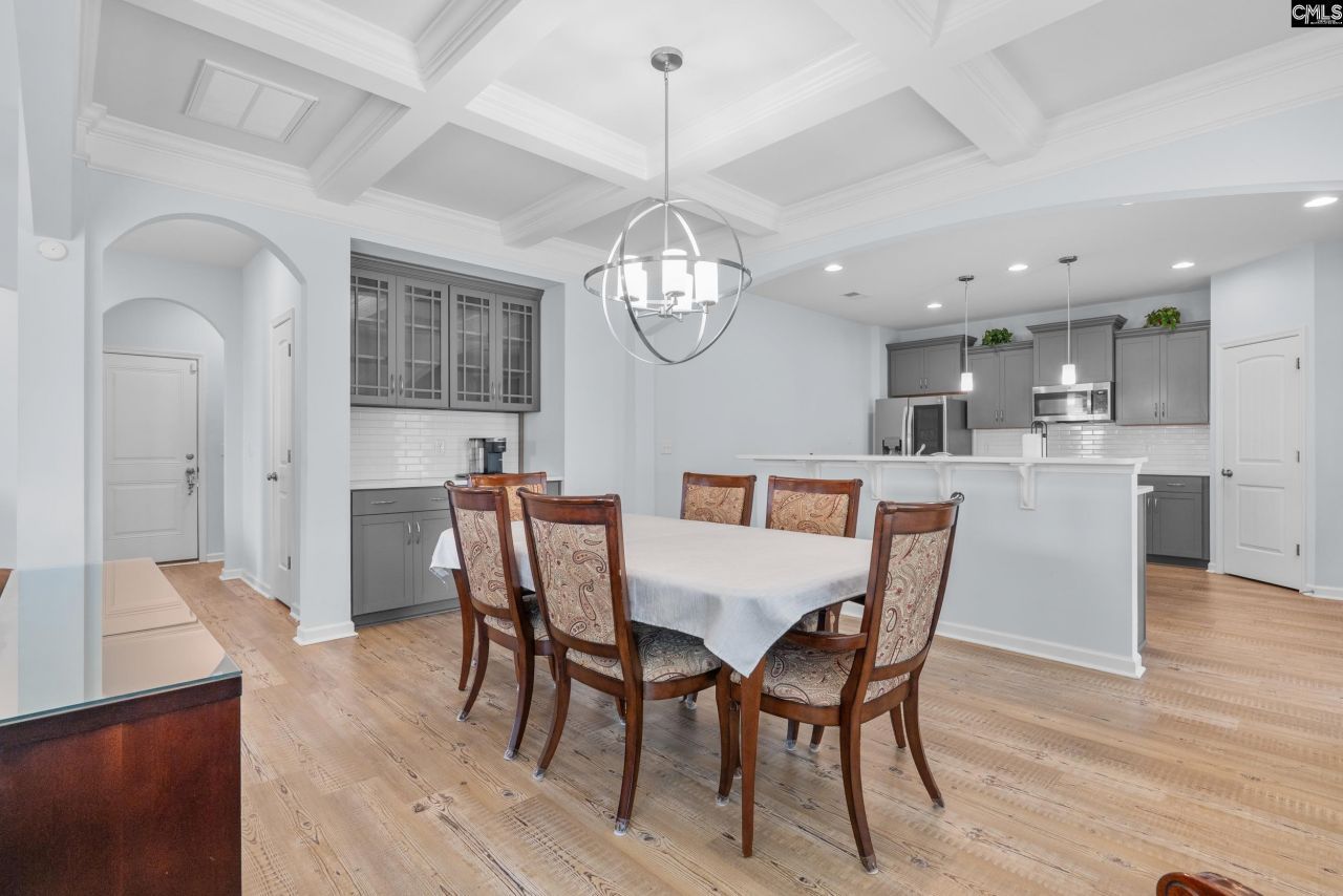 652 Frow Drive Photo 7