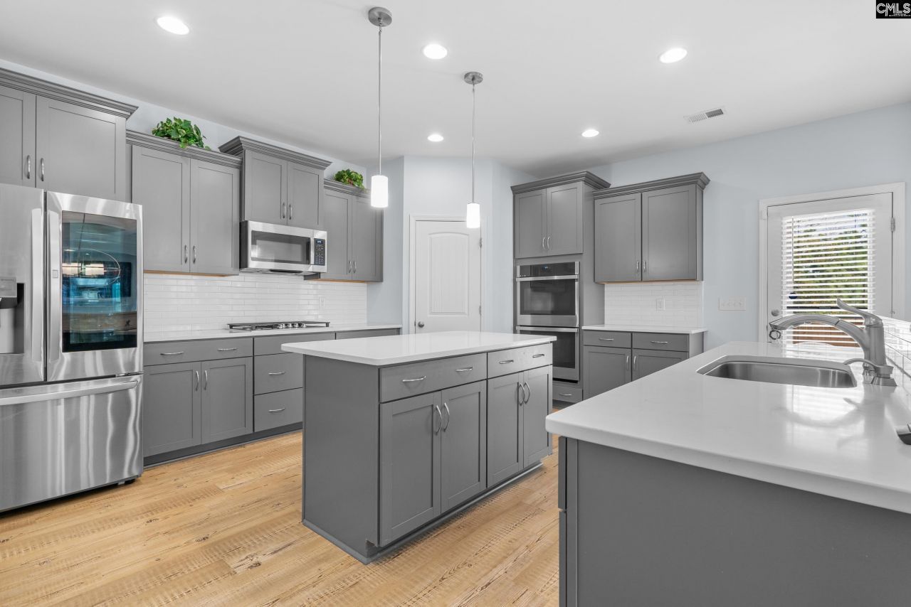 652 Frow Drive Photo 9