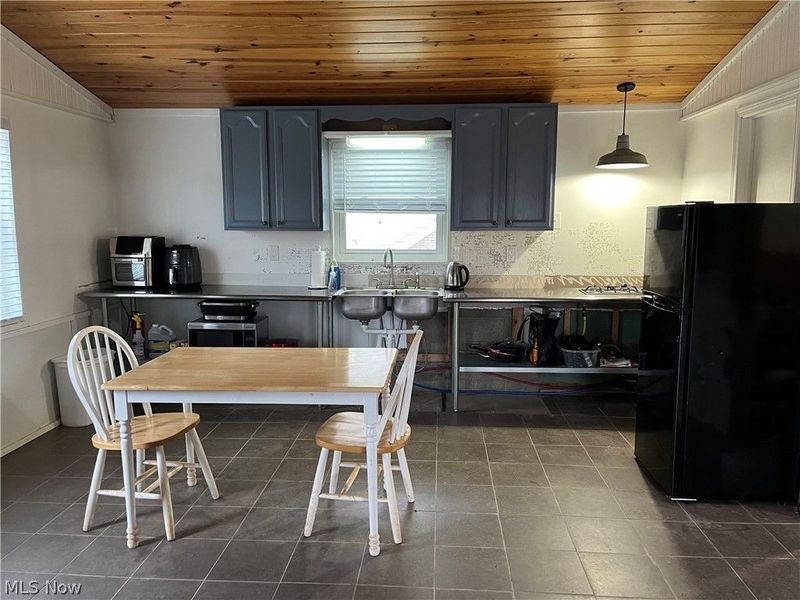 760 Happy Valley Road , Parkersburg, WV 26104 Photo 7