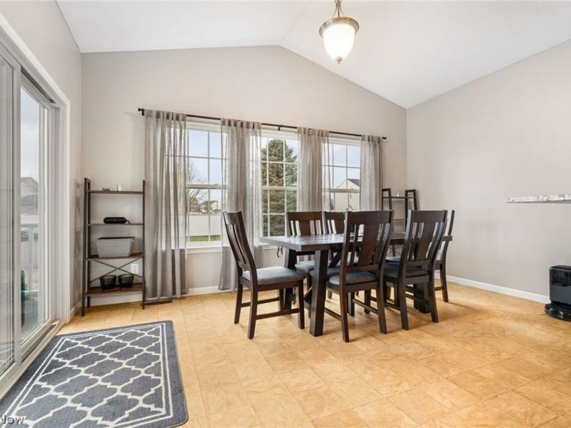 8111 Middlebranch Avenue NE, OH 44652 Photo 18