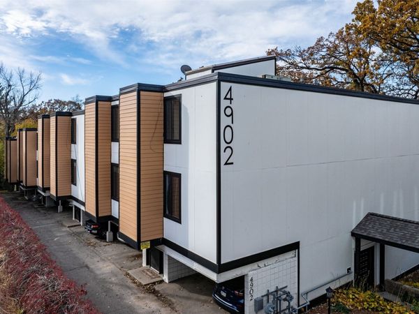 4902 University Avenue , Unit 225, Des Moines, IA 50311