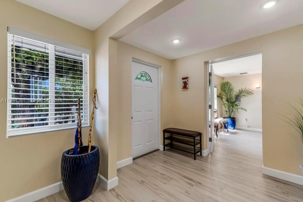 222 SW 7th St, Dania Beach, FL 33004 Photo