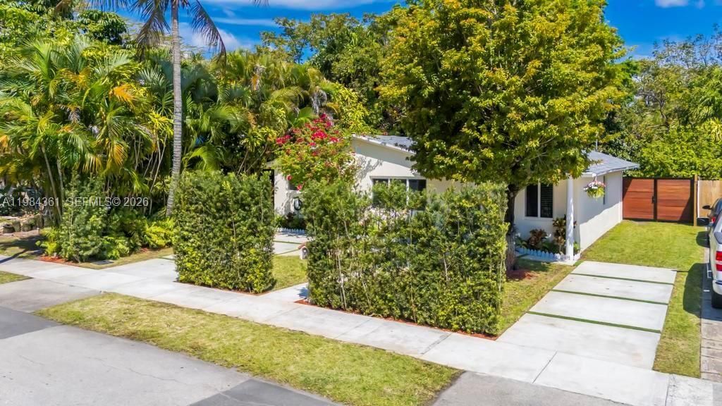 222 SW 7th St, Dania Beach, FL 33004 Photo