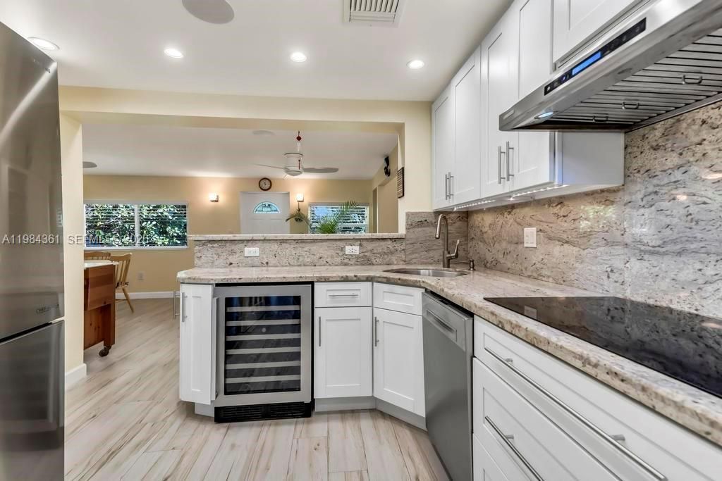 222 SW 7th St, Dania Beach, FL 33004 Photo