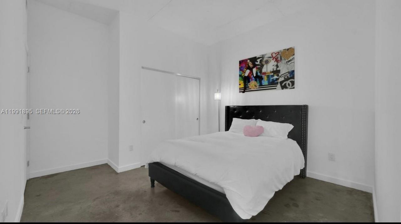 151 SE 1st St , Unit 2411, Miami, FL 33131 Photo