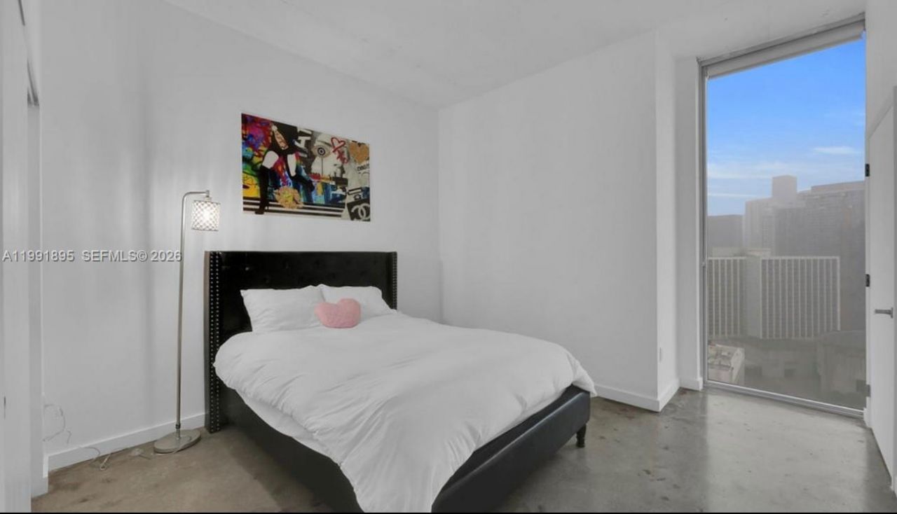 151 SE 1st St , Unit 2411, Miami, FL 33131 Photo