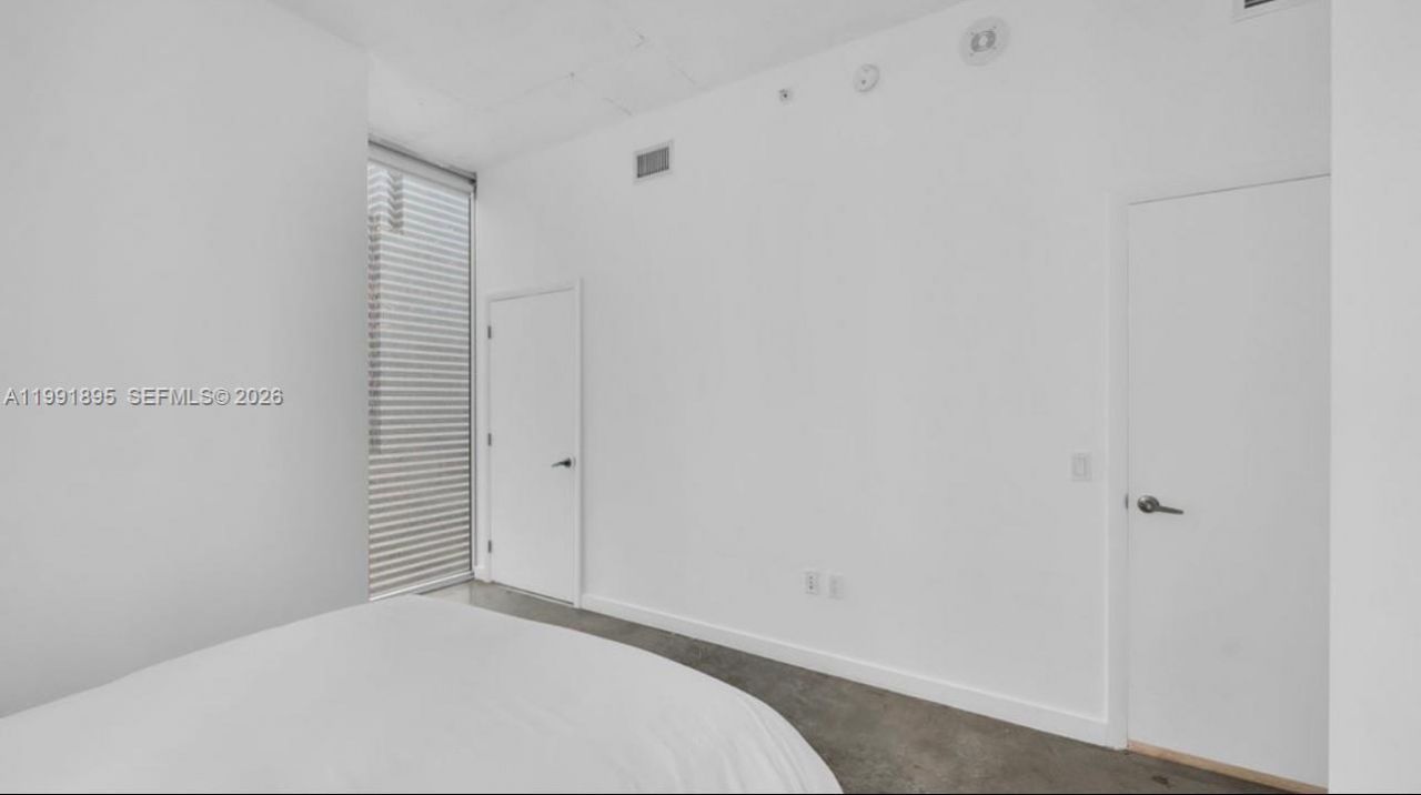 151 SE 1st St , Unit 2411, Miami, FL 33131 Photo