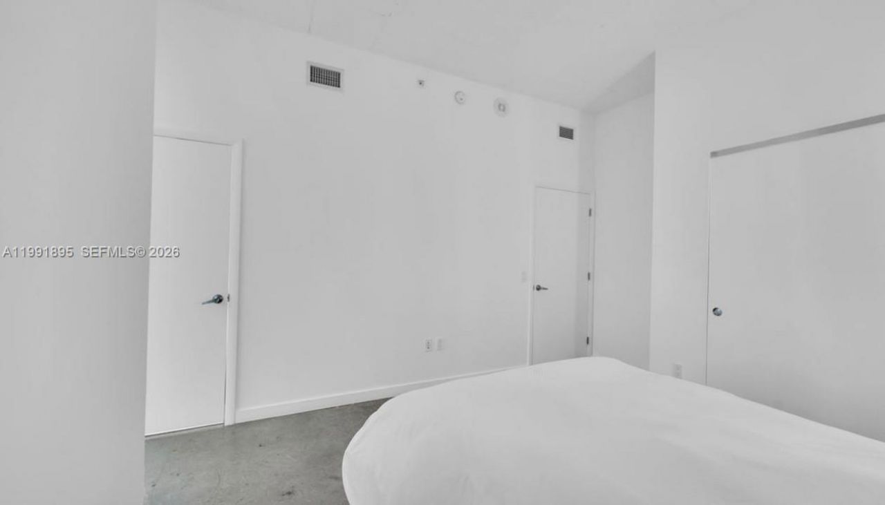 151 SE 1st St , Unit 2411, Miami, FL 33131 Photo