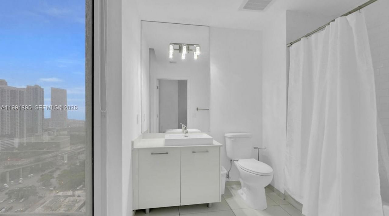 151 SE 1st St , Unit 2411, Miami, FL 33131 Photo