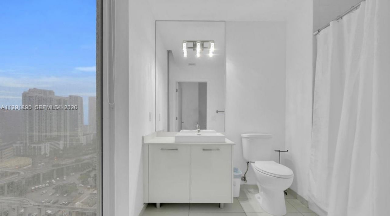 151 SE 1st St , Unit 2411, Miami, FL 33131 Photo