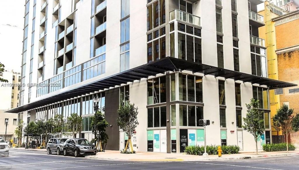 151 SE 1st St , Unit 2411, Miami, FL 33131 Photo