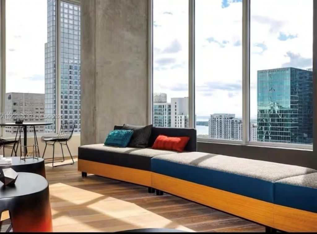 151 SE 1st St , Unit 2411, Miami, FL 33131 Photo