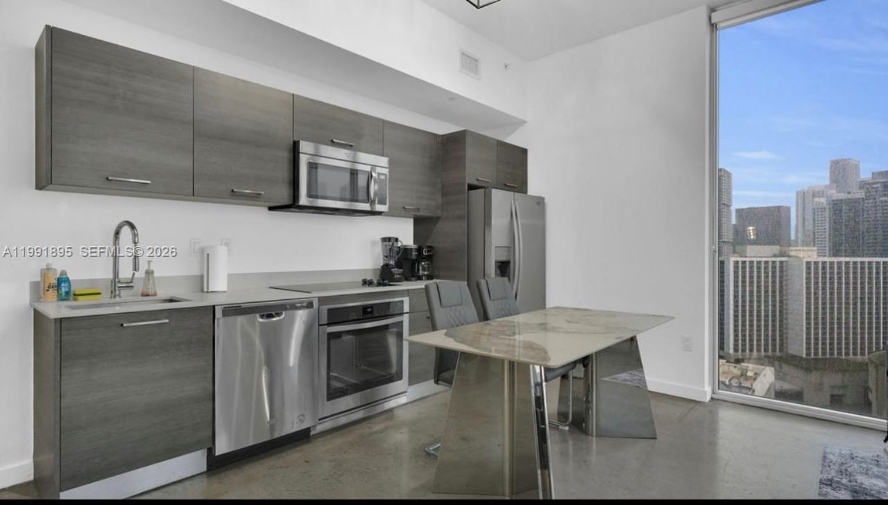 151 SE 1st St , Unit 2411, Miami, FL 33131 Photo