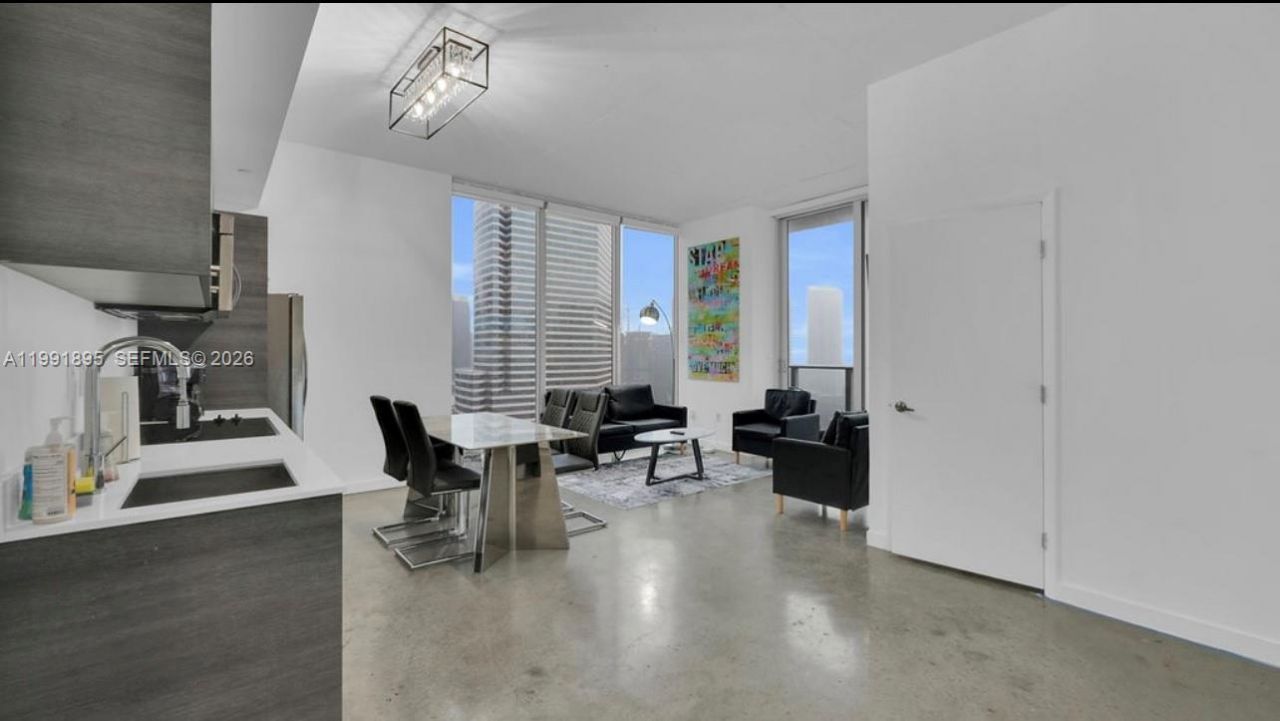 151 SE 1st St , Unit 2411, Miami, FL 33131 Photo