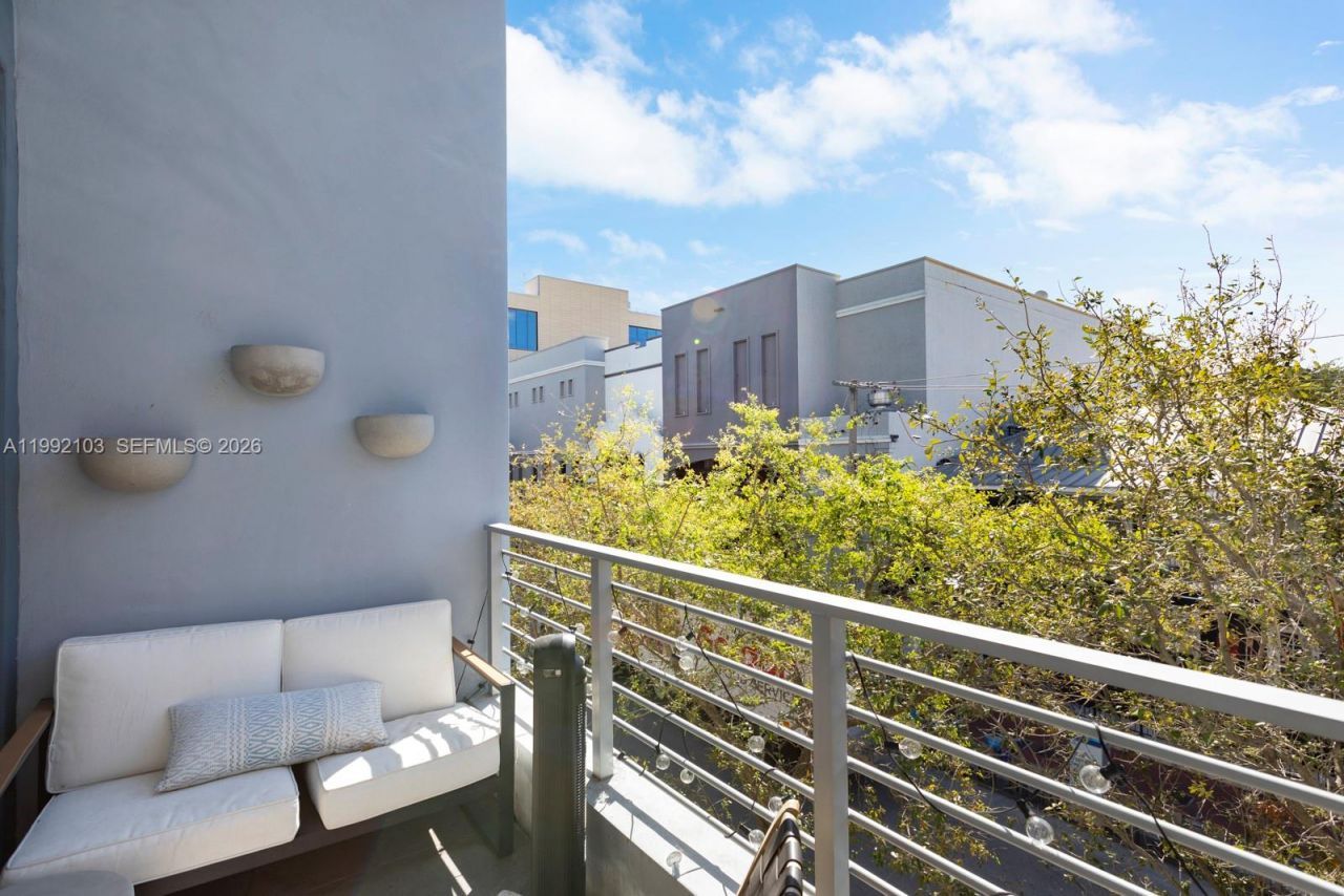 3339 Virginia St , Unit 311, Miami, FL 33133 Photo