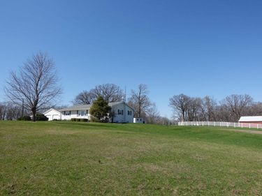 177 Knox Rd 2350 N, Rio, IL 61472