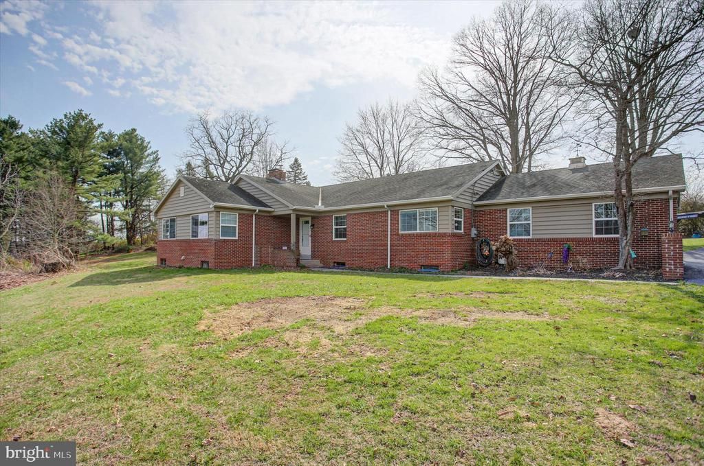 6612 Moulstown Rd E, Hanover, PA 17331 Main Photo