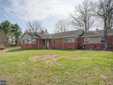 6612 MOULSTOWN RD E, HANOVER, PA 17331