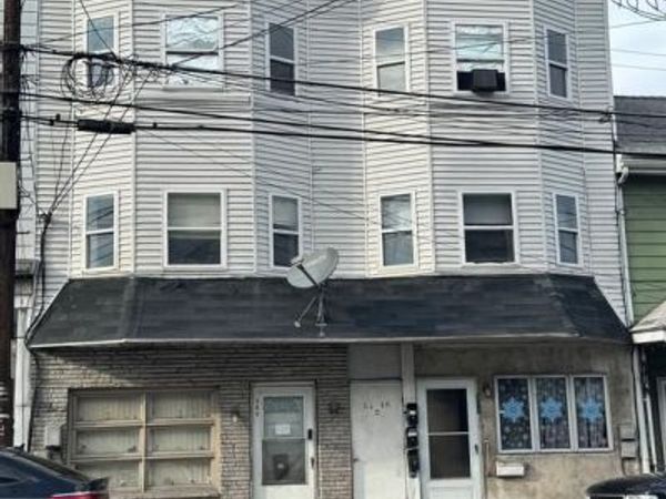 309-311 E CENTRE STREET , SHENANDOAH, PA 17976