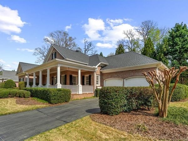 2204 Stephens Walk, Dunwoody, GA 30338