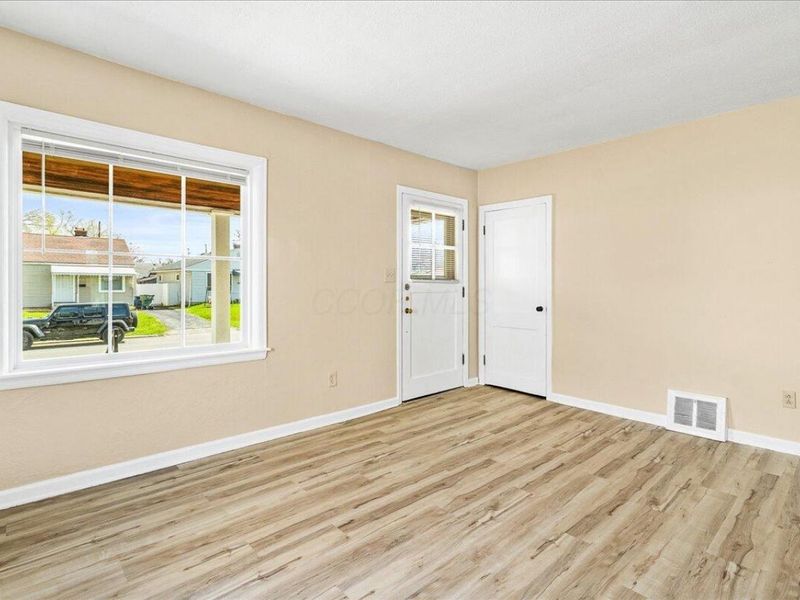 2593 Osceola Avenue, Columbus, OH 43211 Photo 7