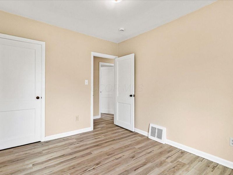 2593 Osceola Avenue, Columbus, OH 43211 Photo 9