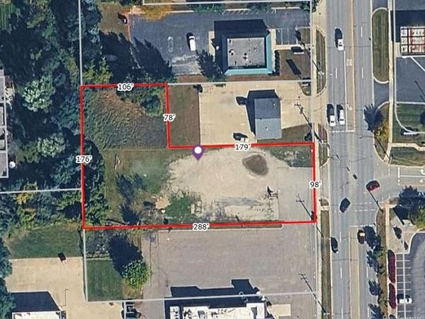 1301 N Leroy Street , Fenton, MI 48430