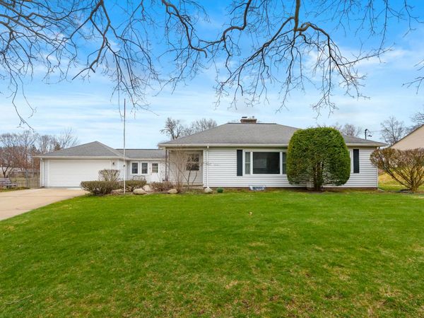 1605 Meadowbrook Lane, Portage, MI 49024