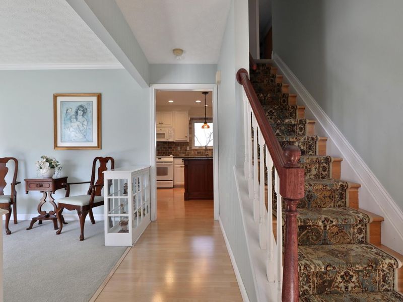 336 Brownsfell Drive, Columbus, OH 43235 Photo 6