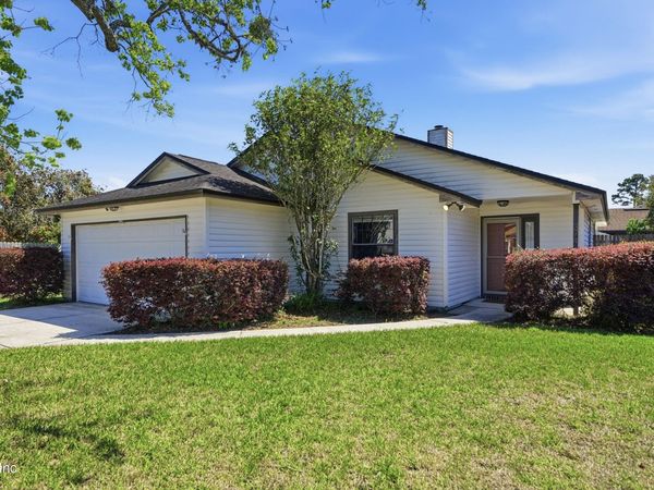 374 HICKORY HOLLOW Drive N, Jacksonville, FL 32225