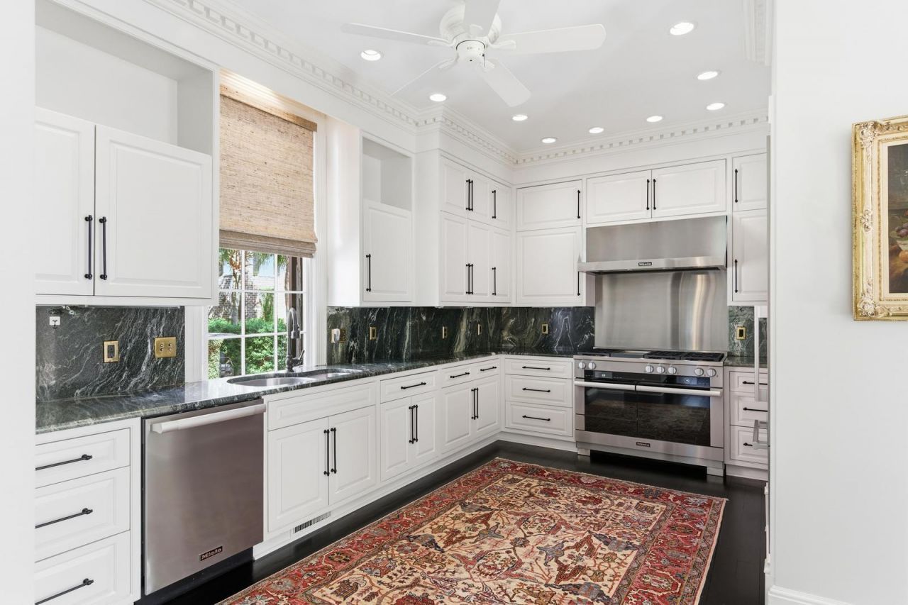 80 Church Street Photo 17