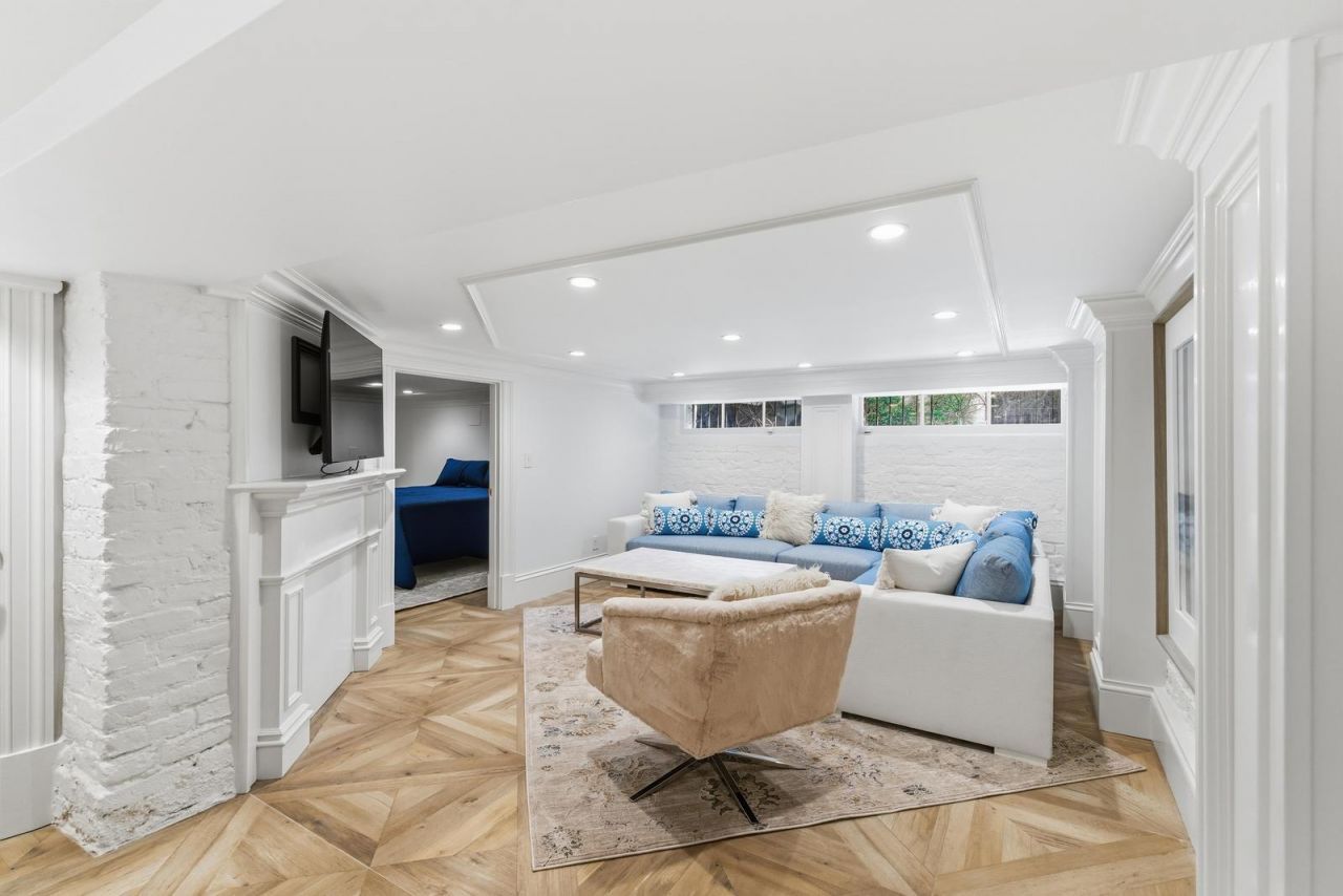 80 Church Street Photo 49