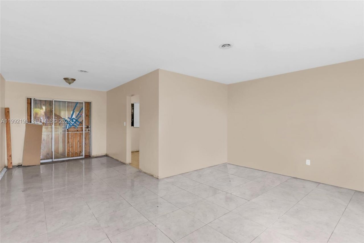 5020 NW 182nd St, Miami Gardens, FL 33055 Photo